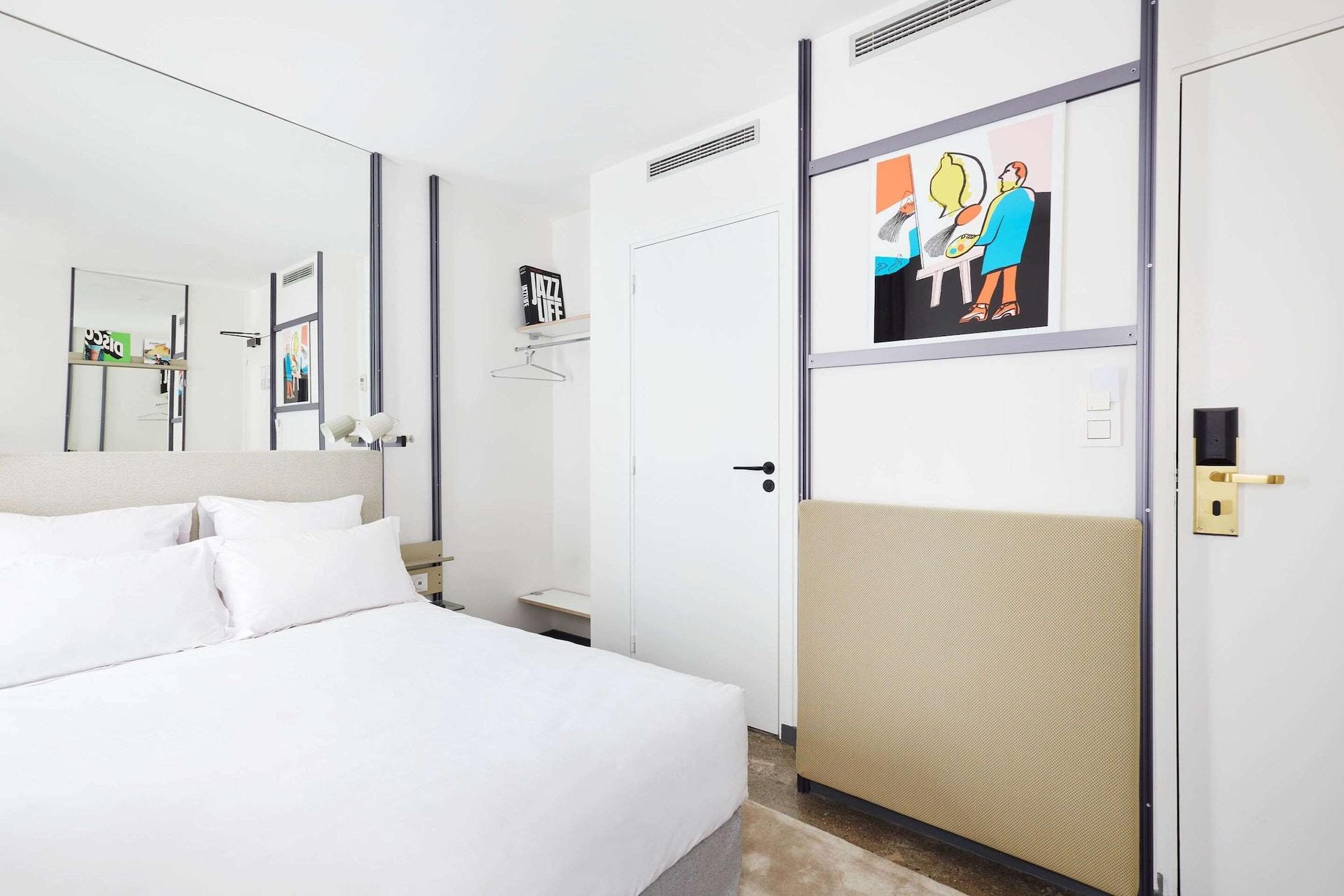 Hotel French Theory