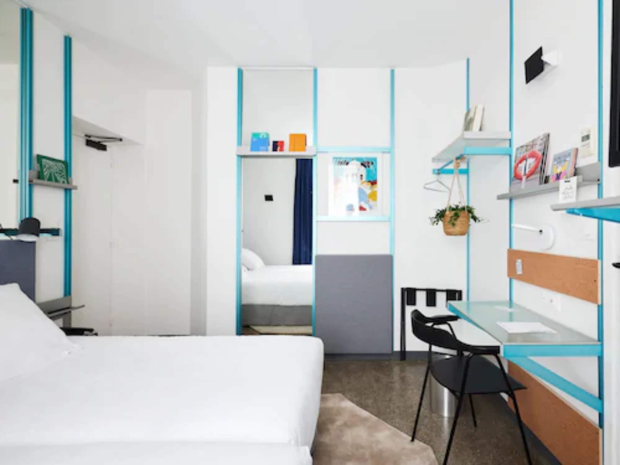 Hotel French Theory