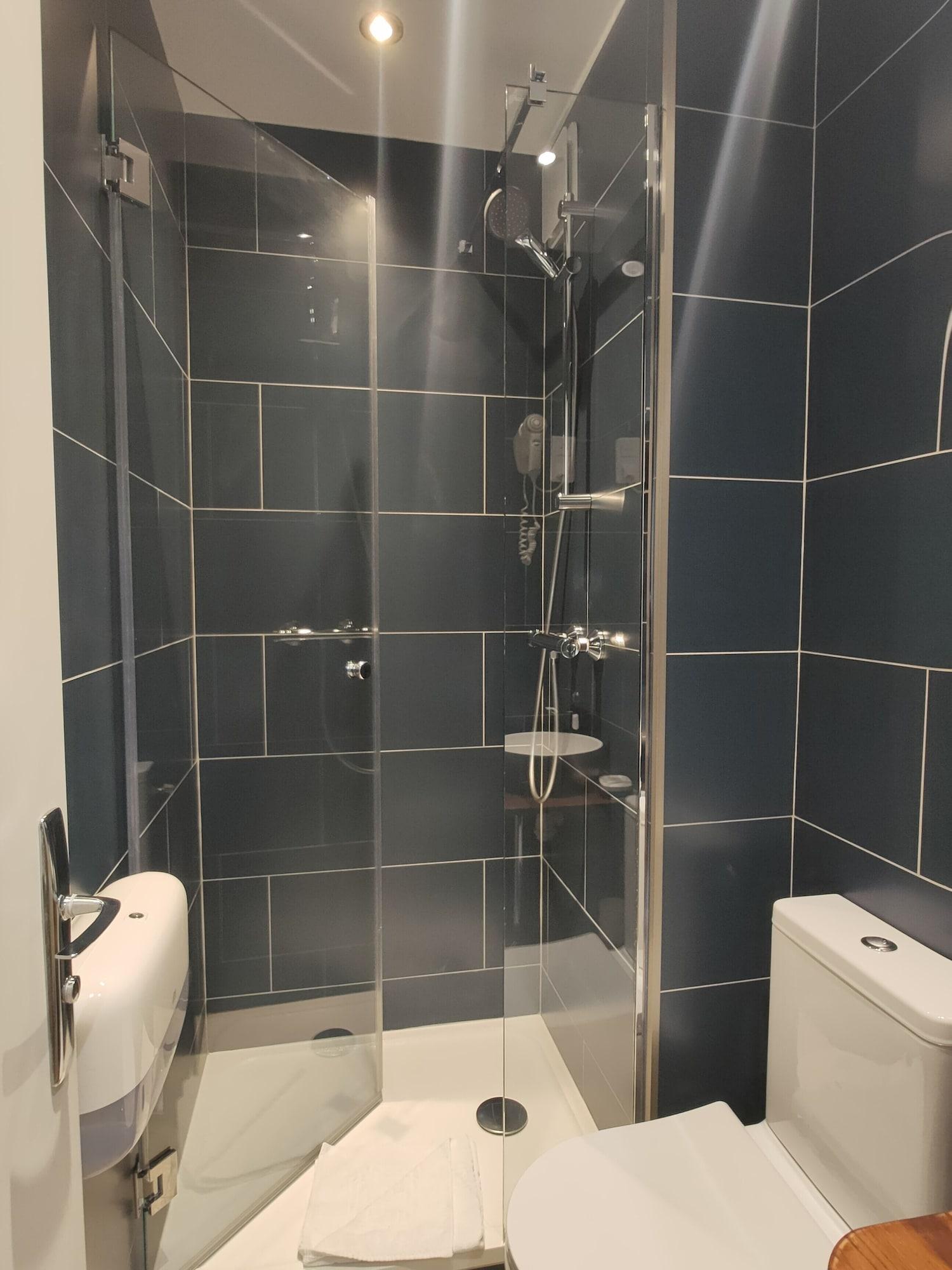 Hotel Modern Est 2*