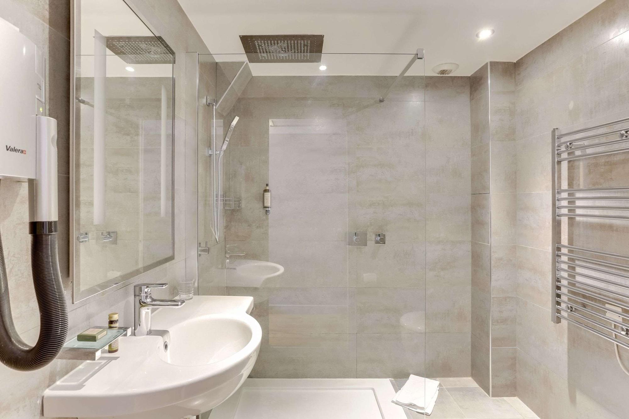 Louvre Richelieu Hotel 3*