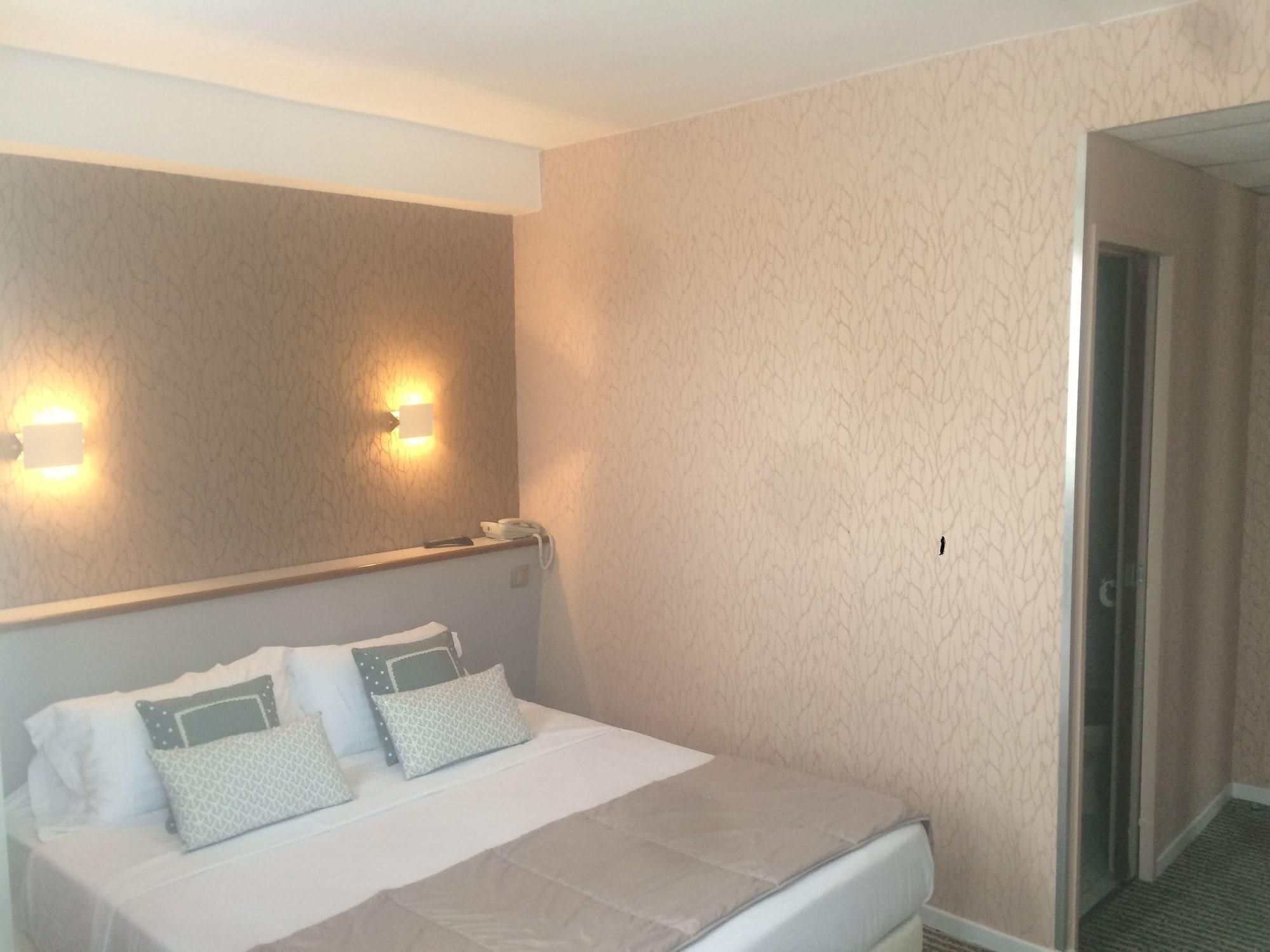 Picardy Hotel-gare Du Nord Hotel 2*