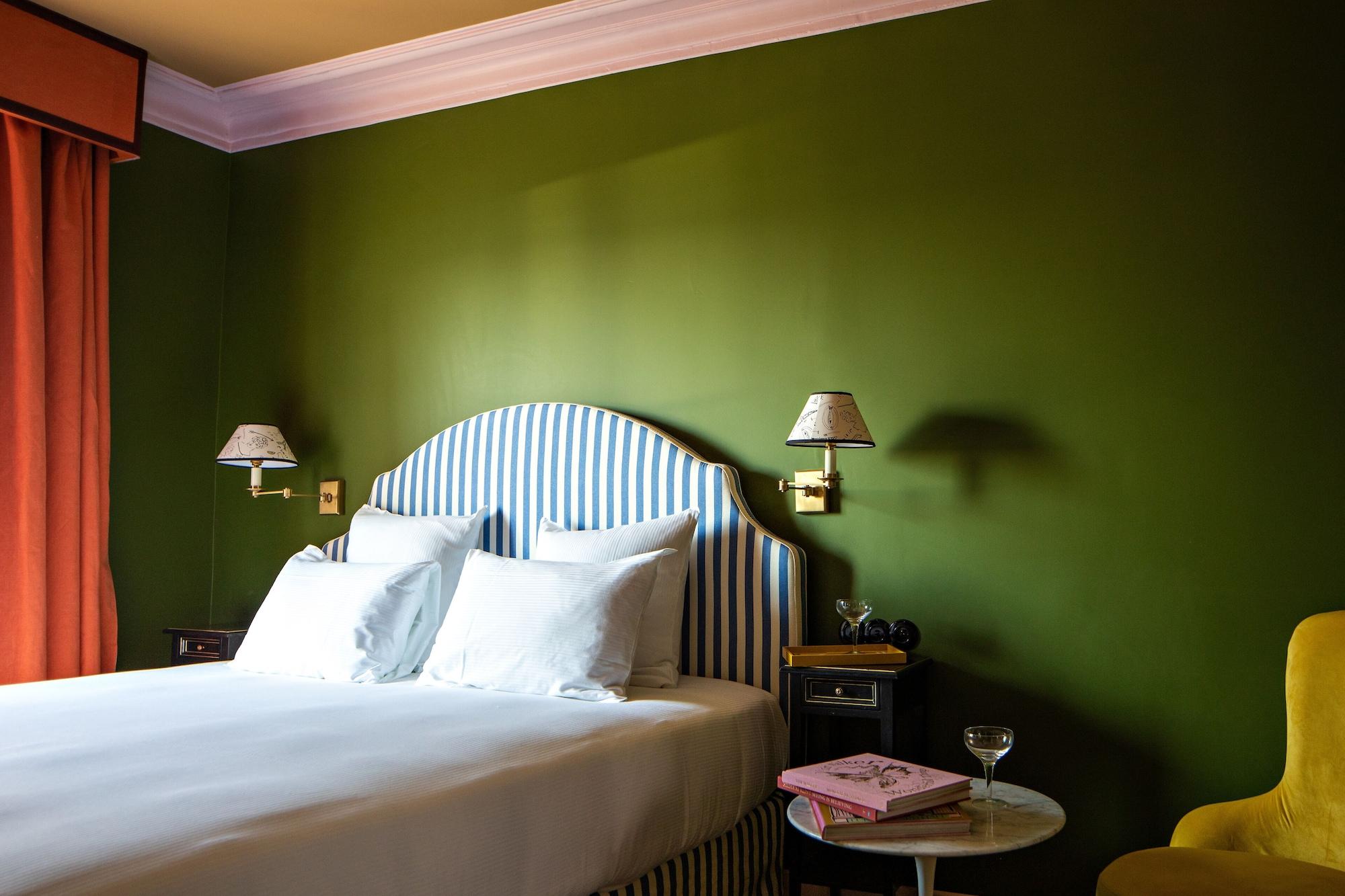 Les Deux Gares Hotel