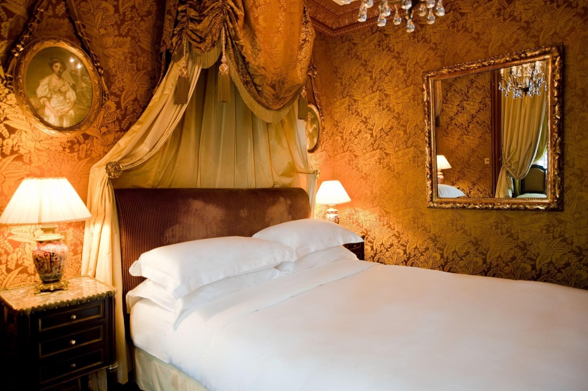 L'hotel Hotel 5*