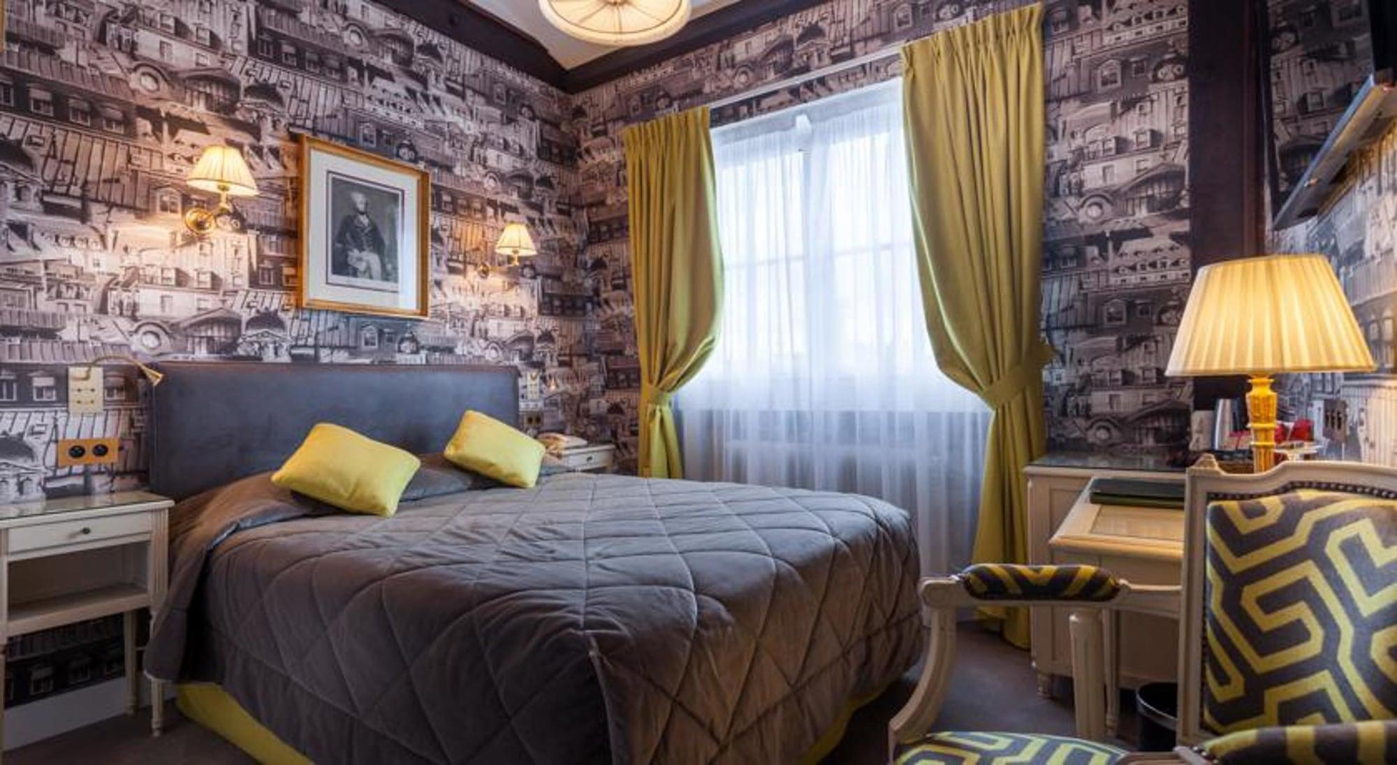 Hotel Grand De L'univers Saint-germain 3*