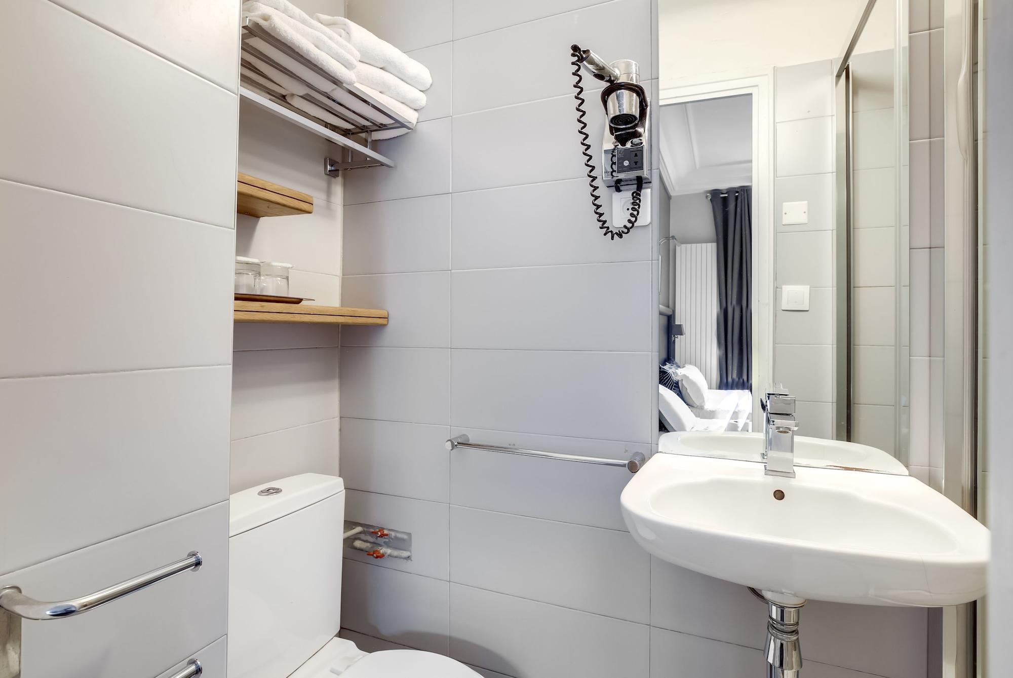 Opera Maintenon Hotel 2*