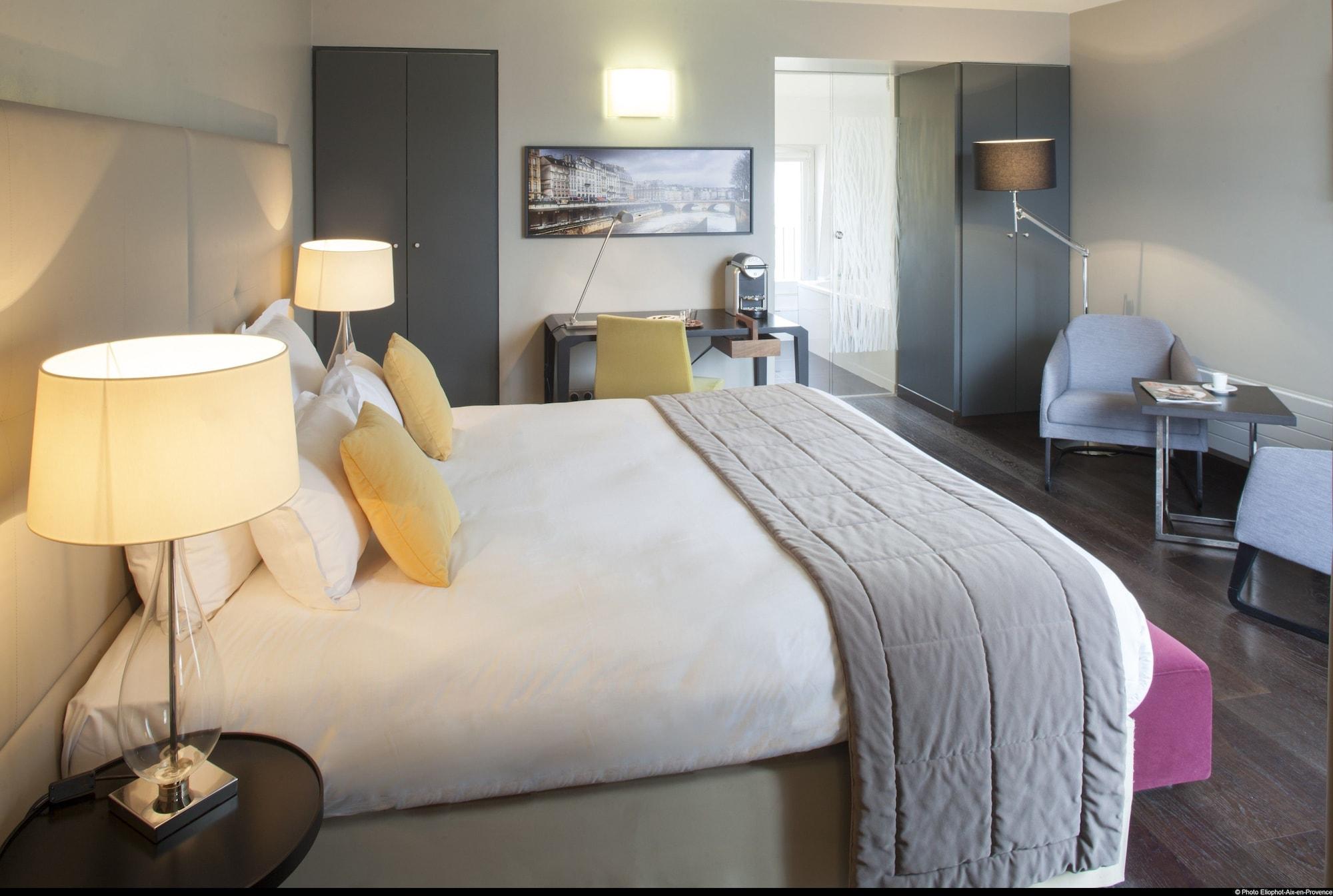 Hotel De L'universite 3*