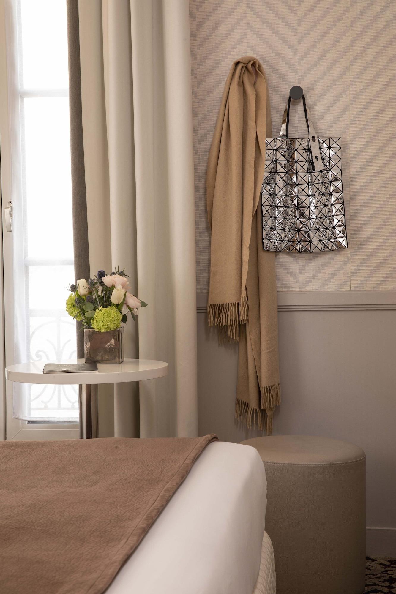Hotel Longchamp Elysees 3*