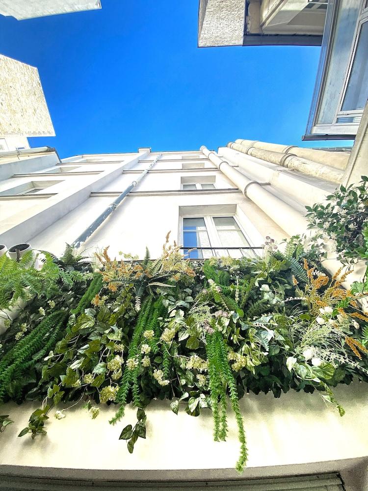 Hotel Longchamp Elysees