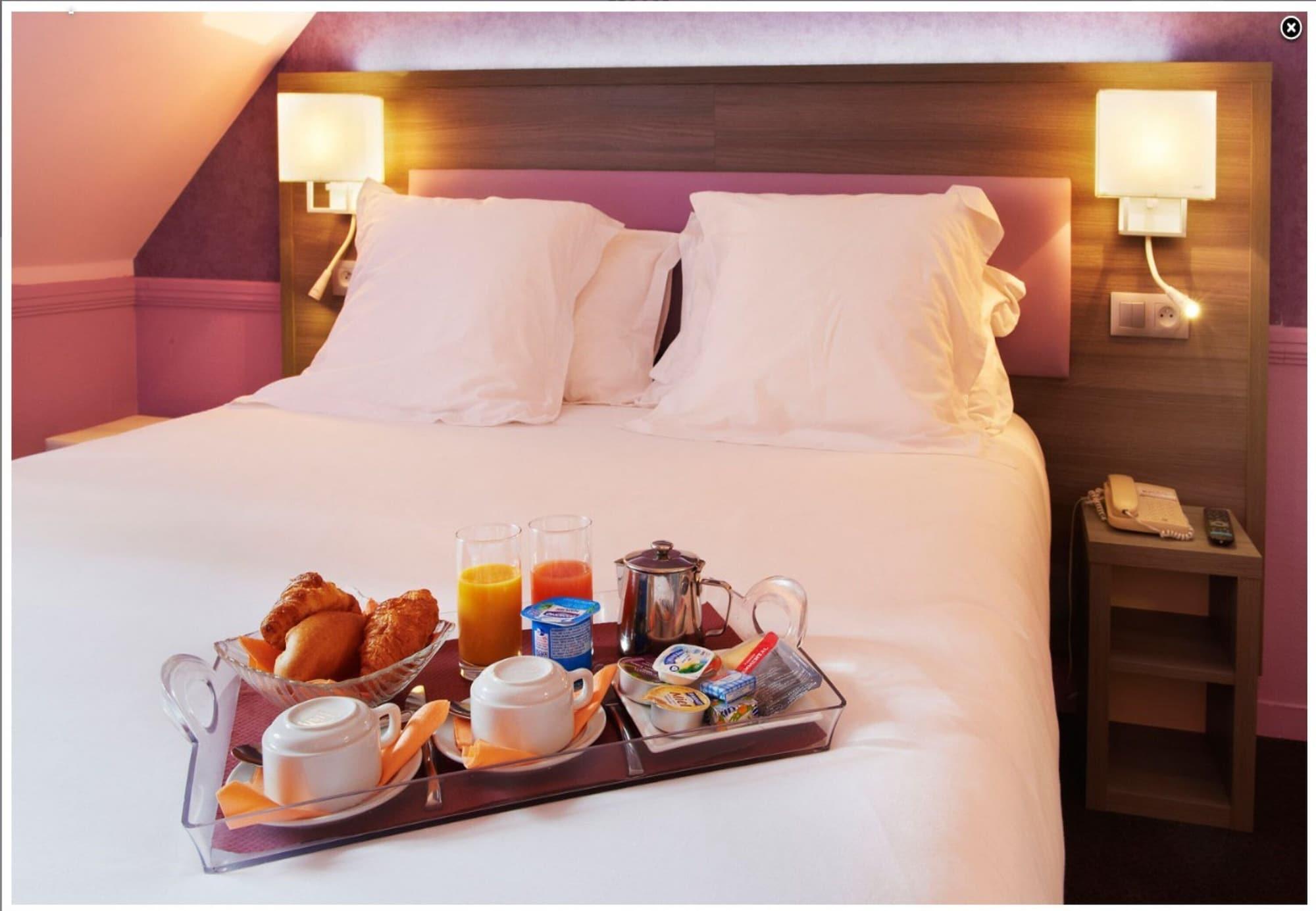 Hotel Poussin 3*