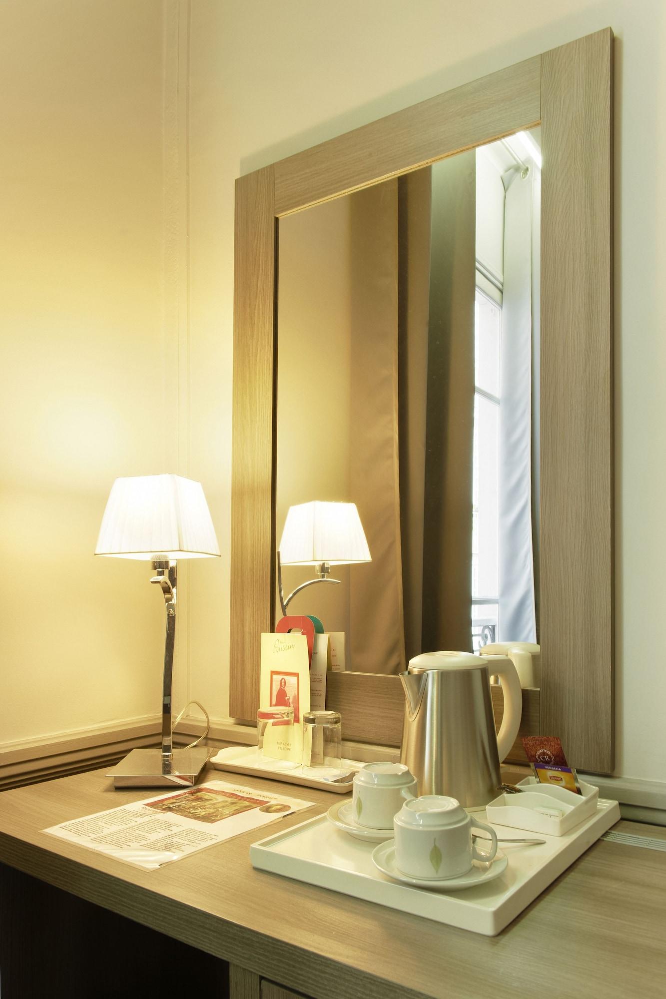 Poussin Hotel Paris