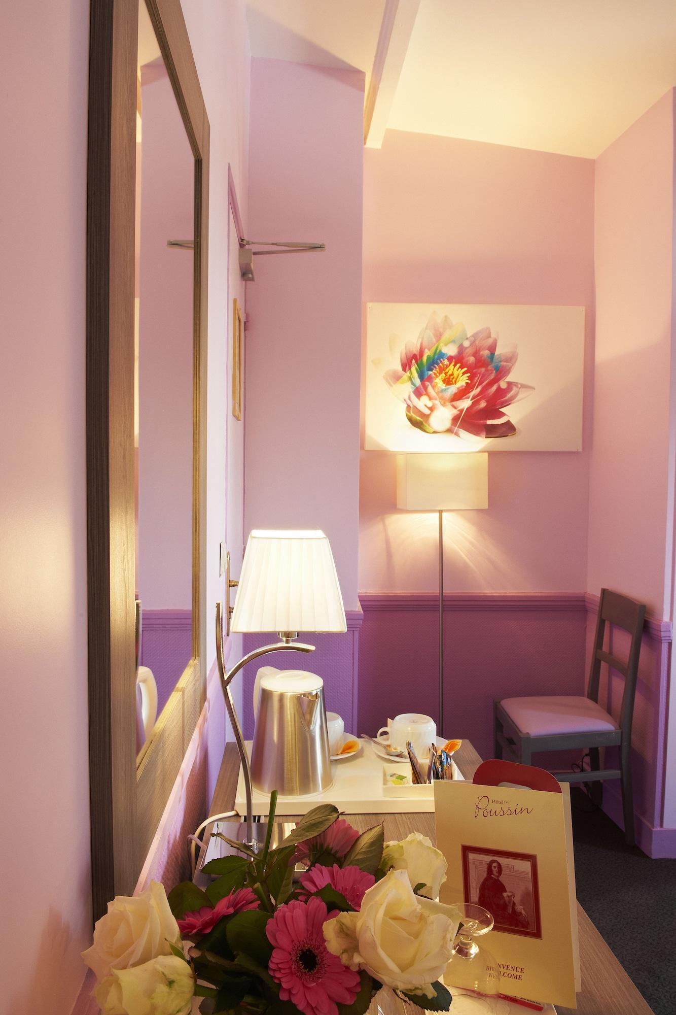 Poussin Hotel