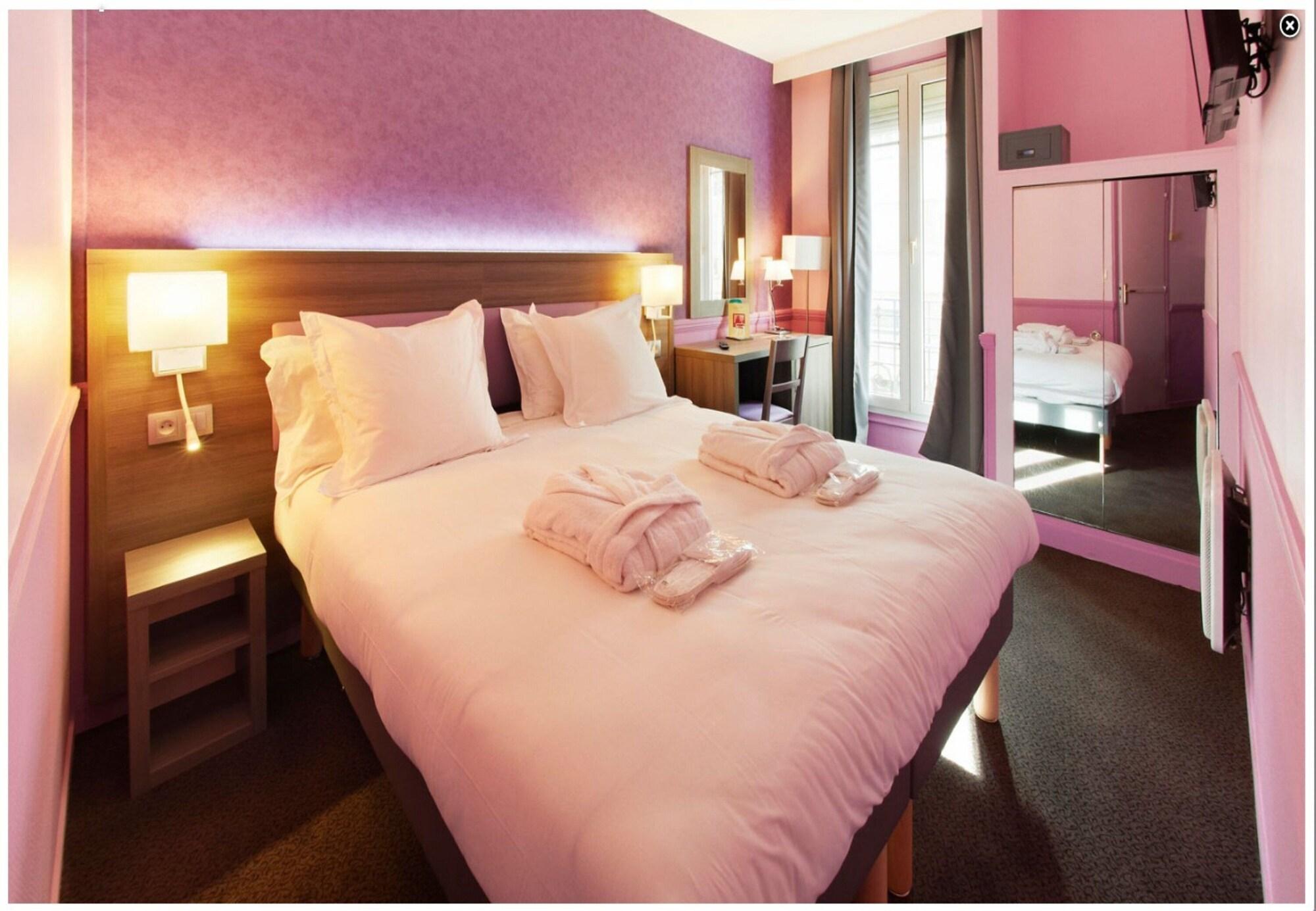 Poussin Hotel 3*