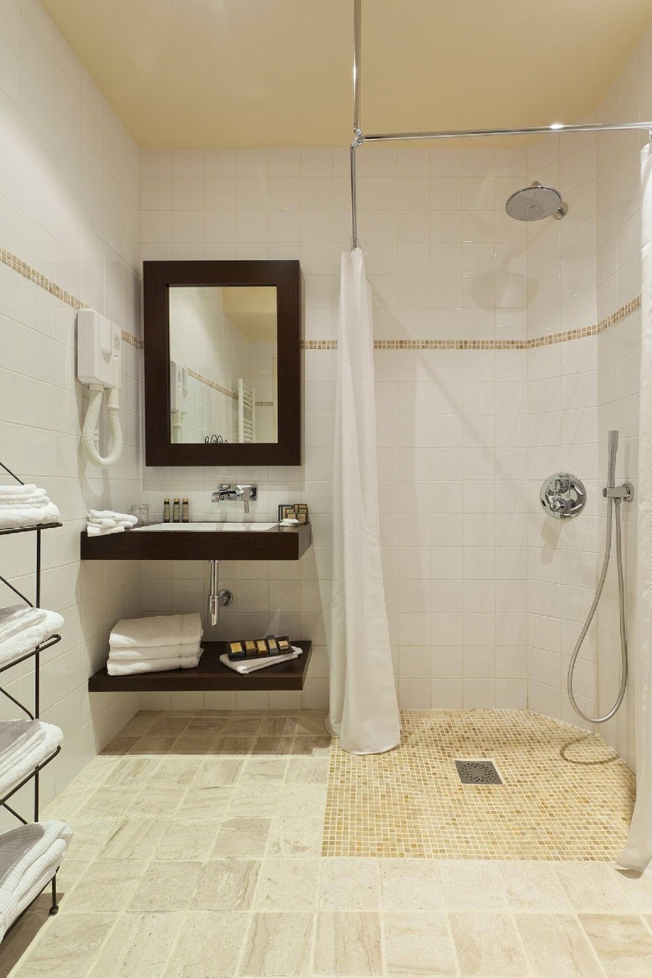 Le Clos Médicis Hotel 3*