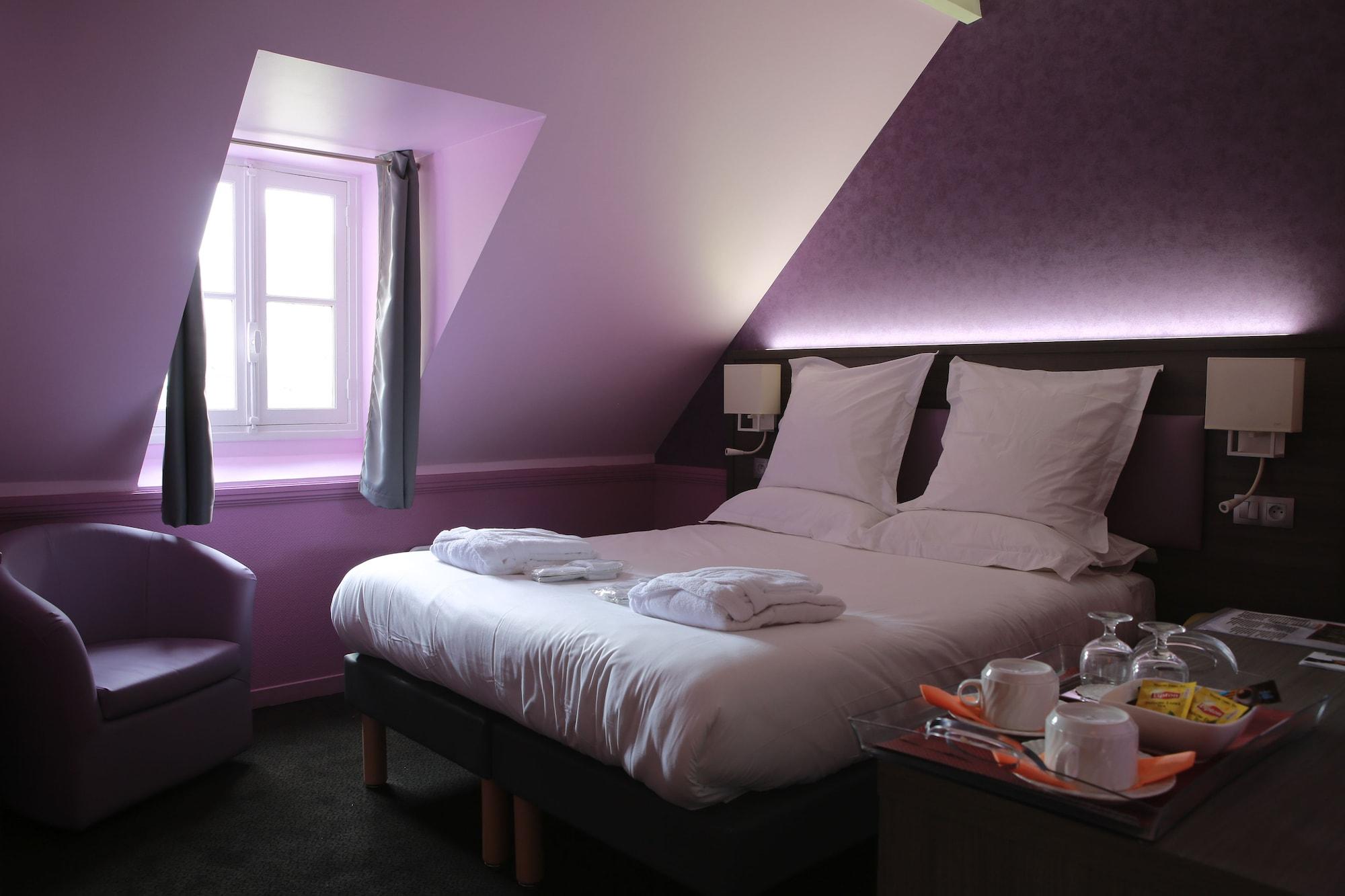 Poussin Hotel 3*