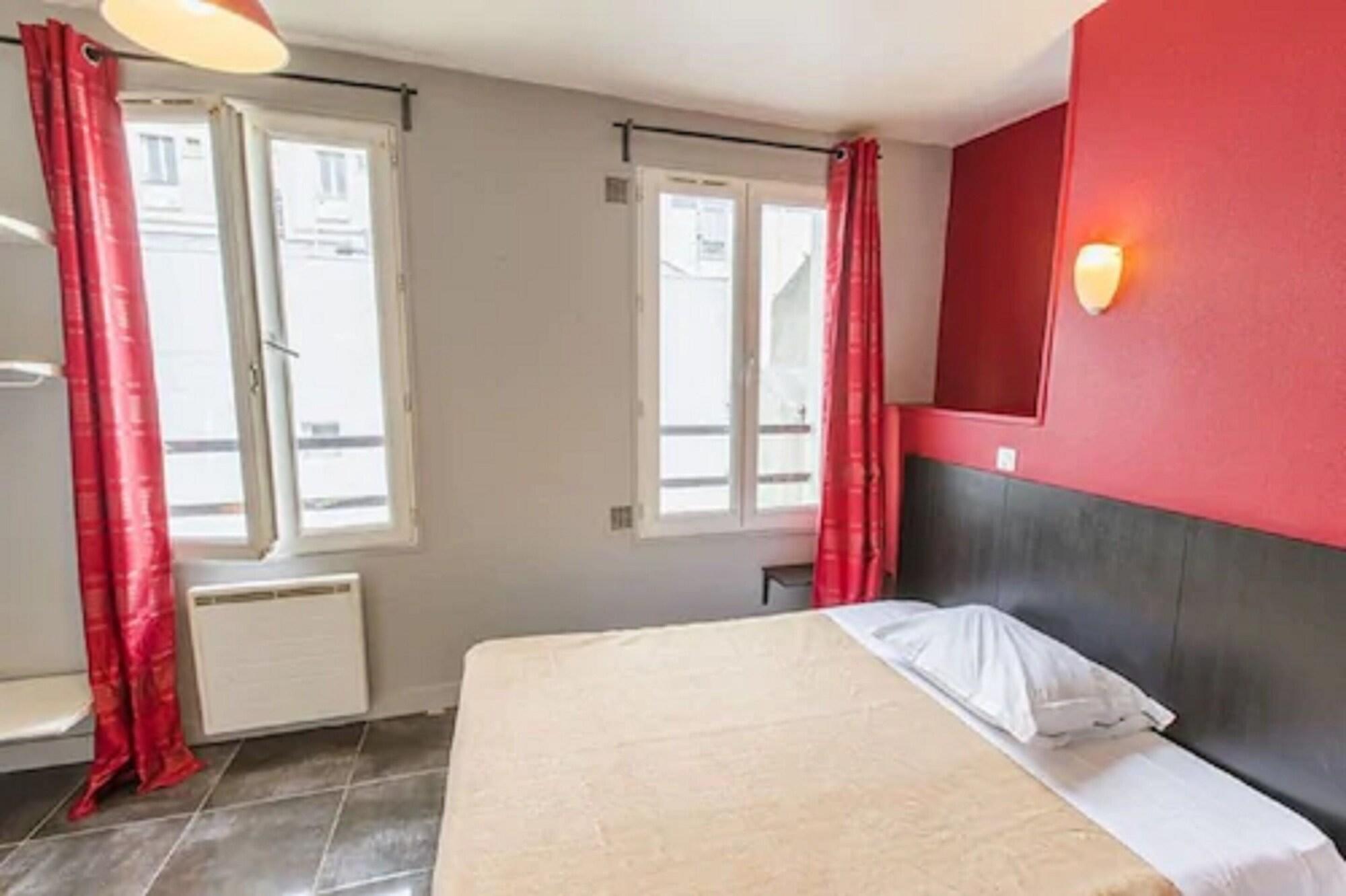 Hipotel Montmartre Gare Du Nord Hotel Paris