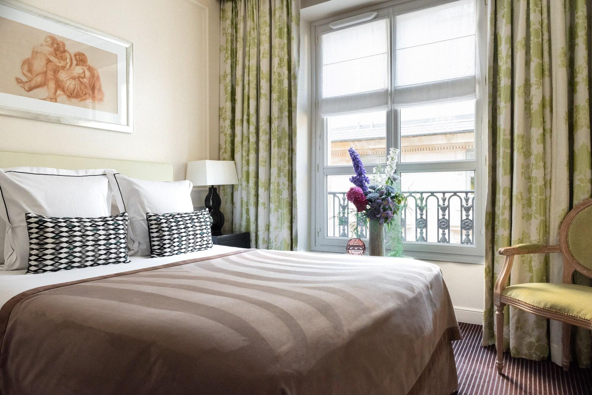Hotel Grand Du Palais Royal Paris