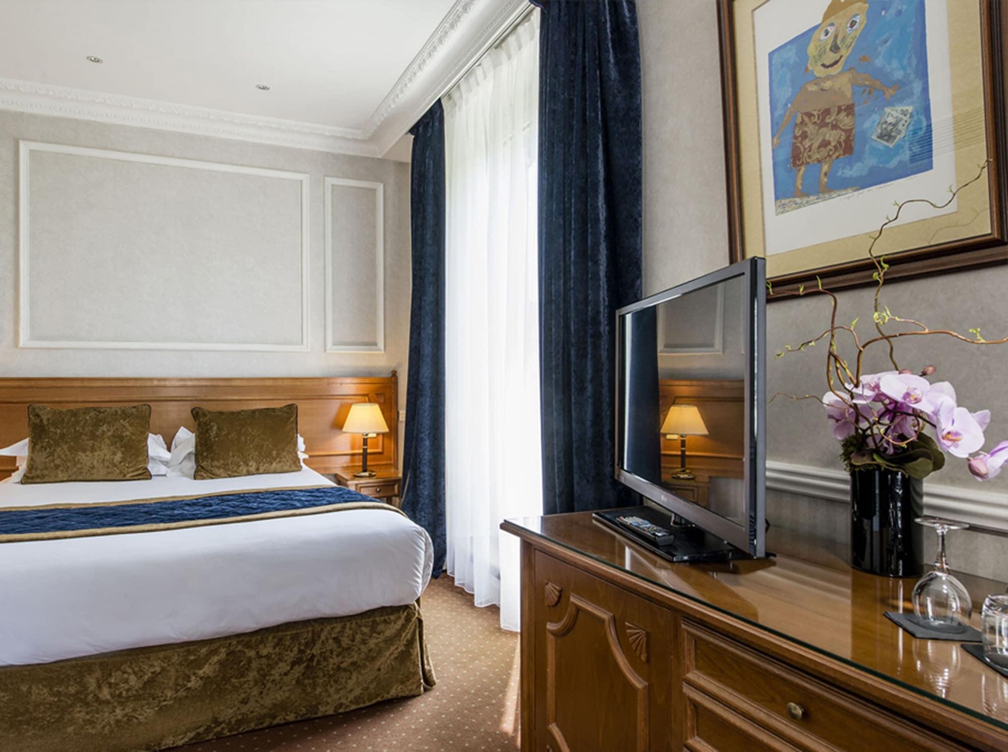 Waldorf Madeleine Hotel 4*