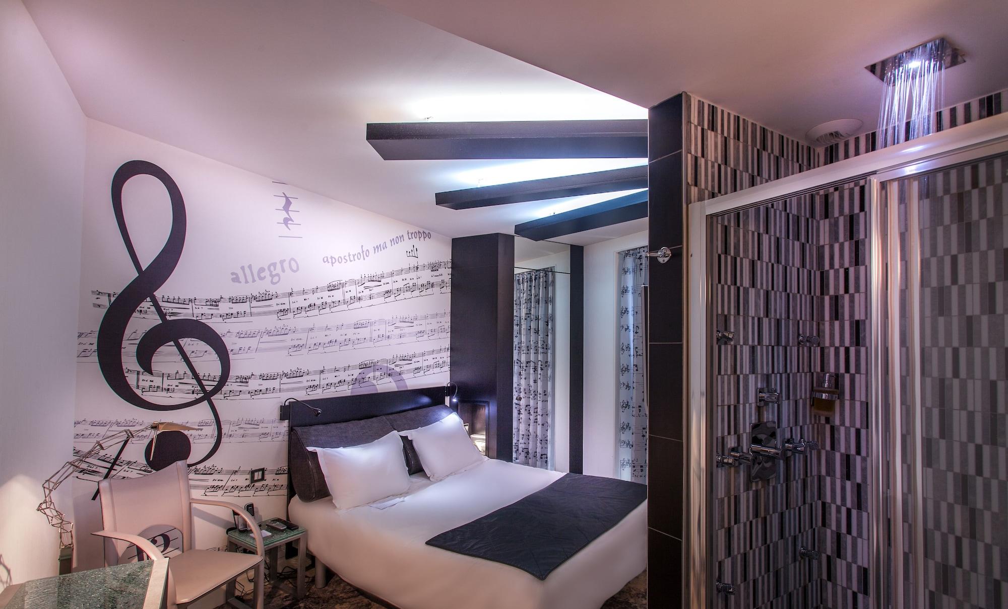 Hotel Apostrophe Paris