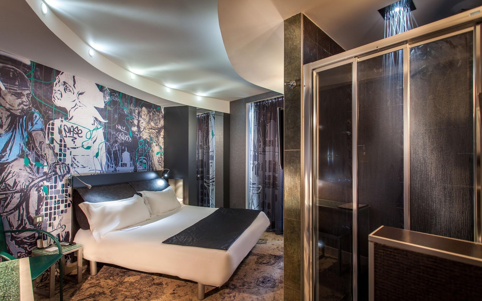 Apostrophe Hotel