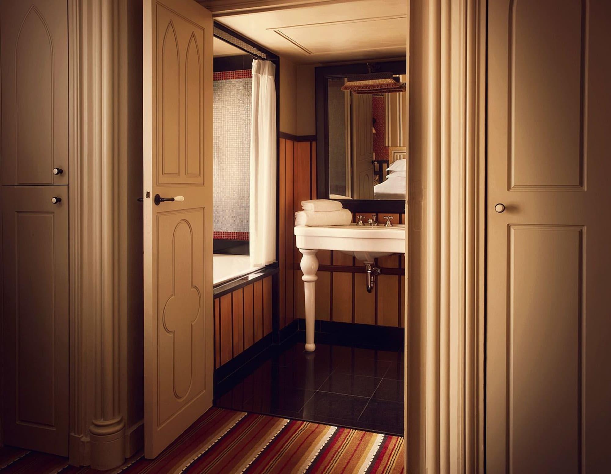 Hotel Bourg Tibourg Paris