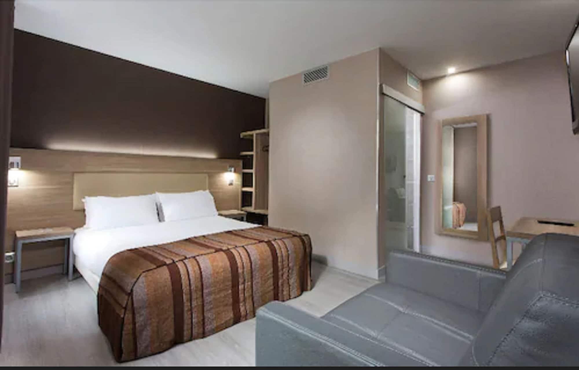 Hotel Des Pavillons Paris