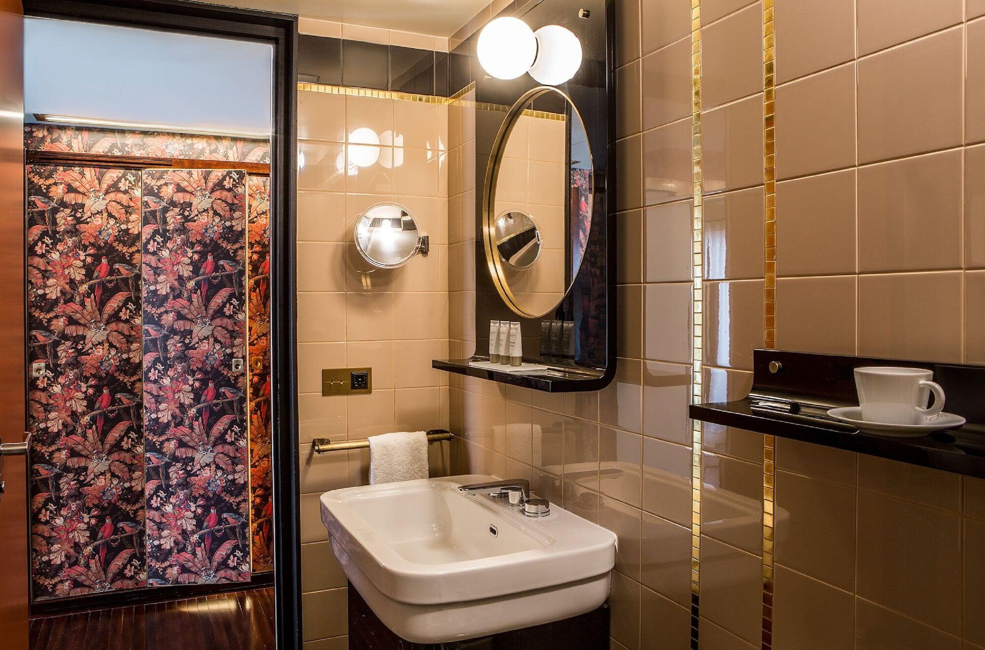 Du Rond-point Des Champs-elysees - Esprit De France 4*