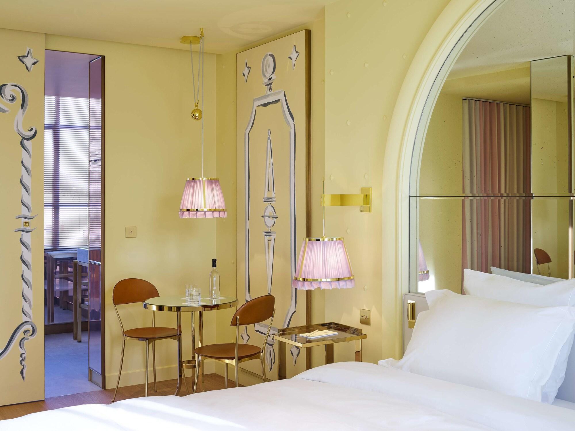 9confidentiel 4* Paris