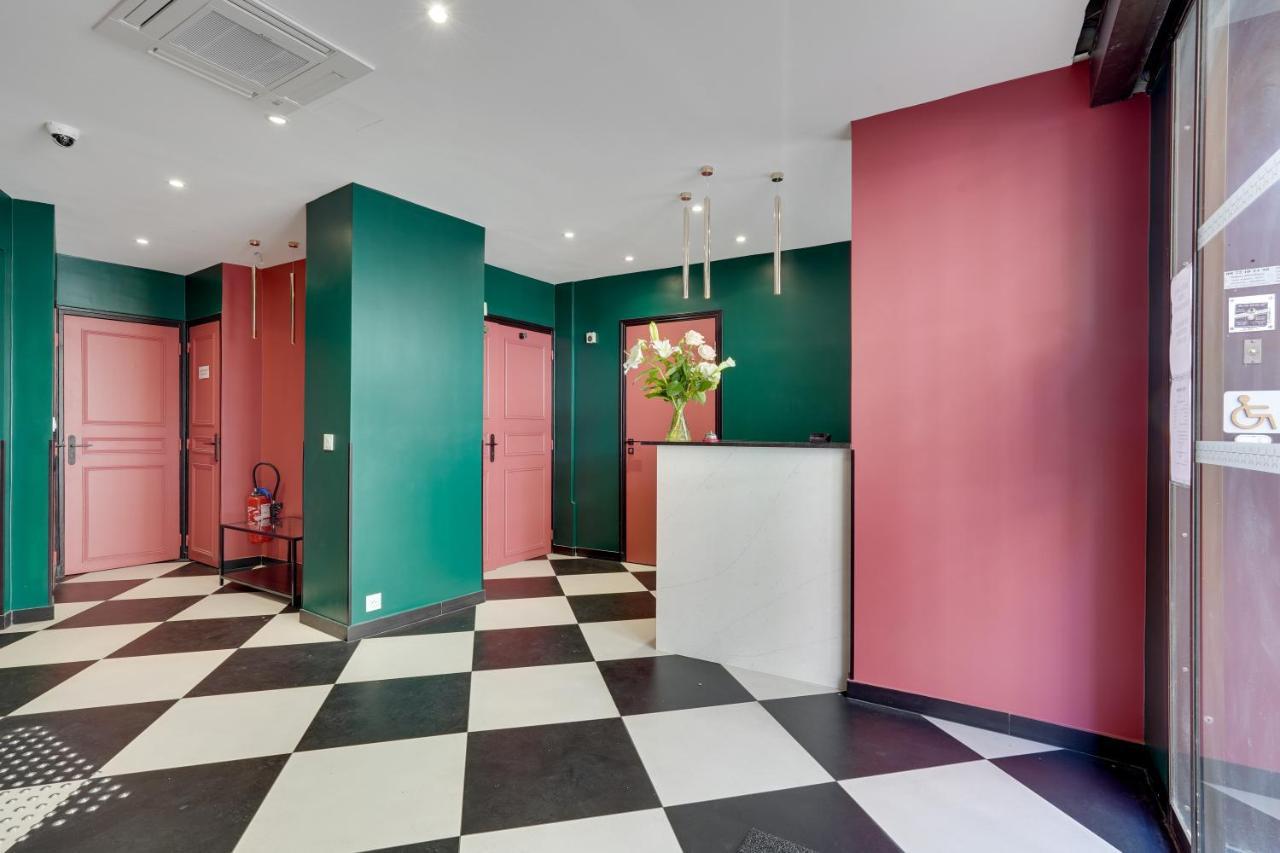 Hotel B Square 3*