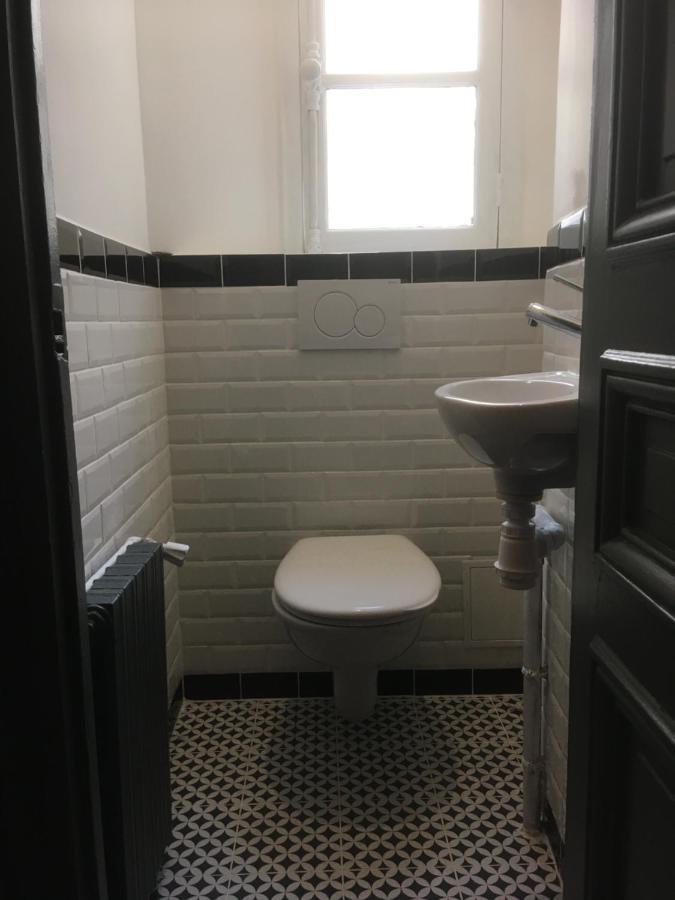 Appartement Spacious And Bright 2 Bedroom Apartment, Typically Parisian, Montmartre-opera, Paris