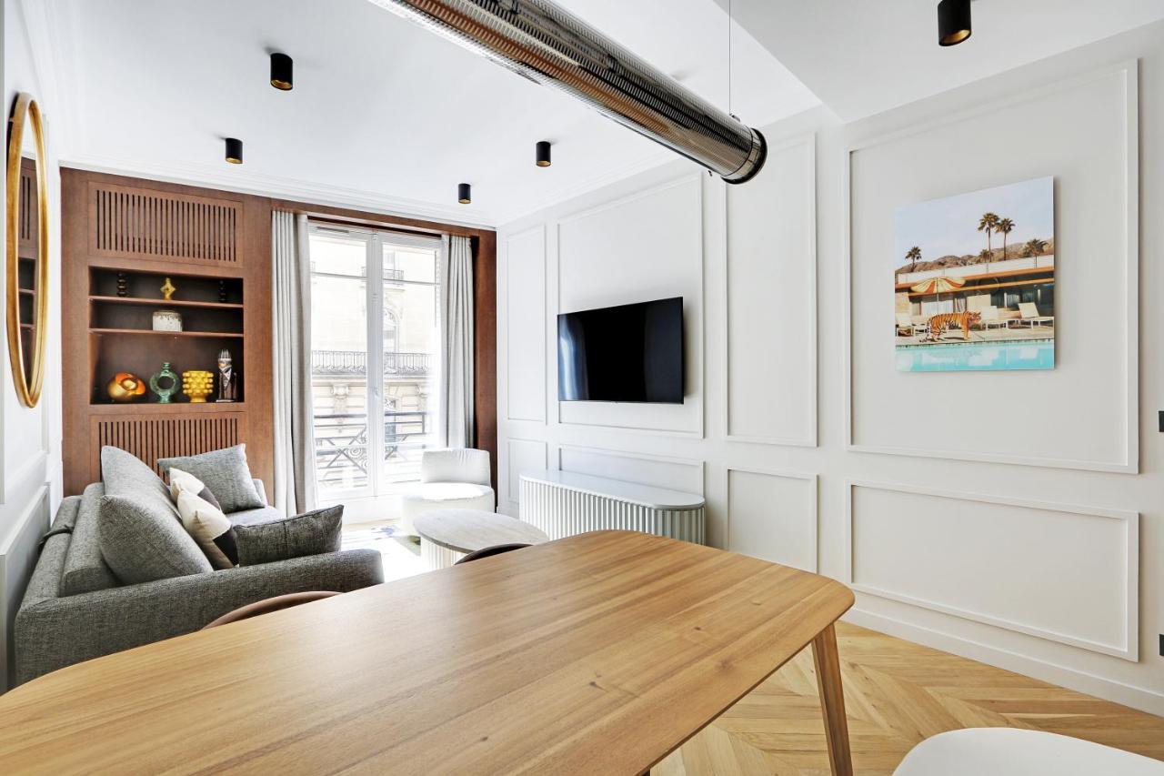 Pick A Flat's In Triangle D'or - Pierre 1er De Serbie Apartment Paris