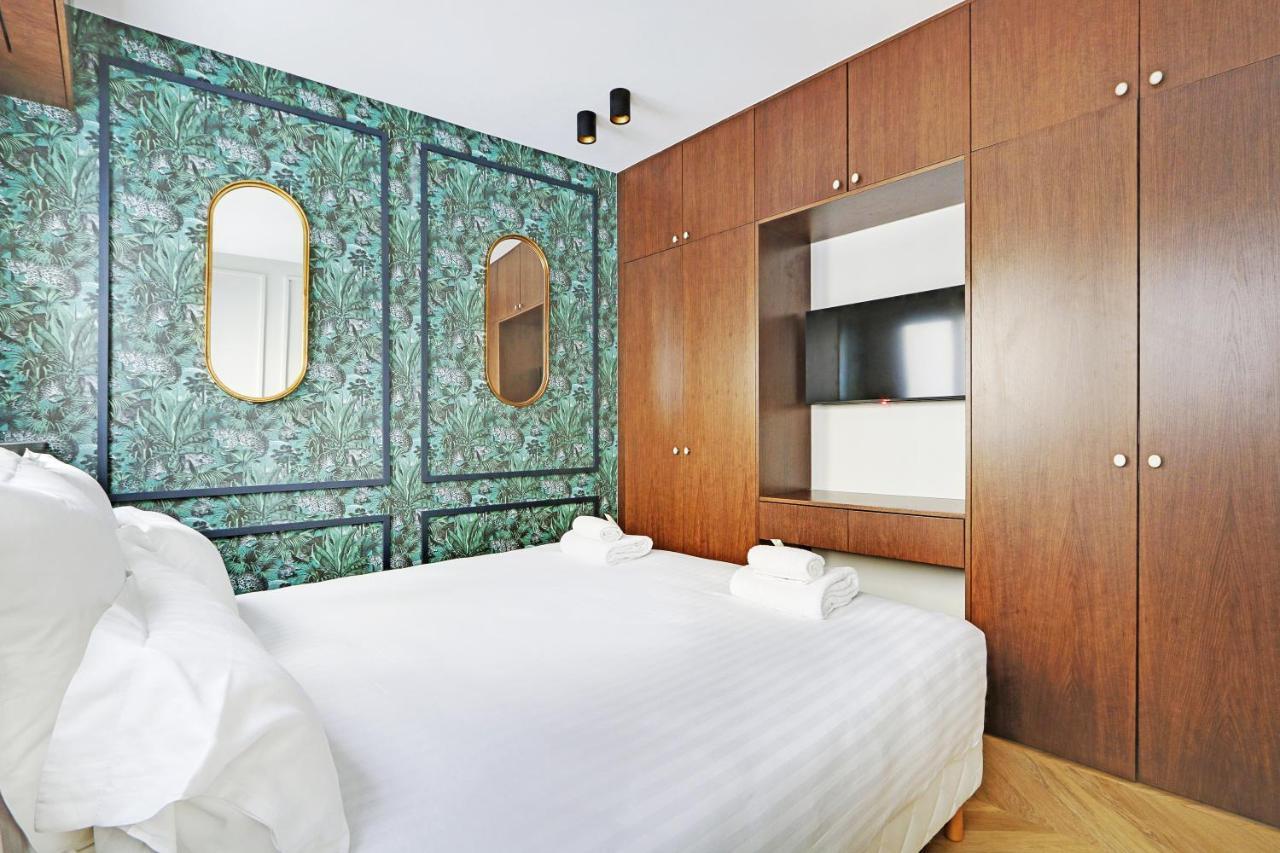 Pick A Flat's In Triangle D'or - Pierre 1er De Serbie Apartment Paris