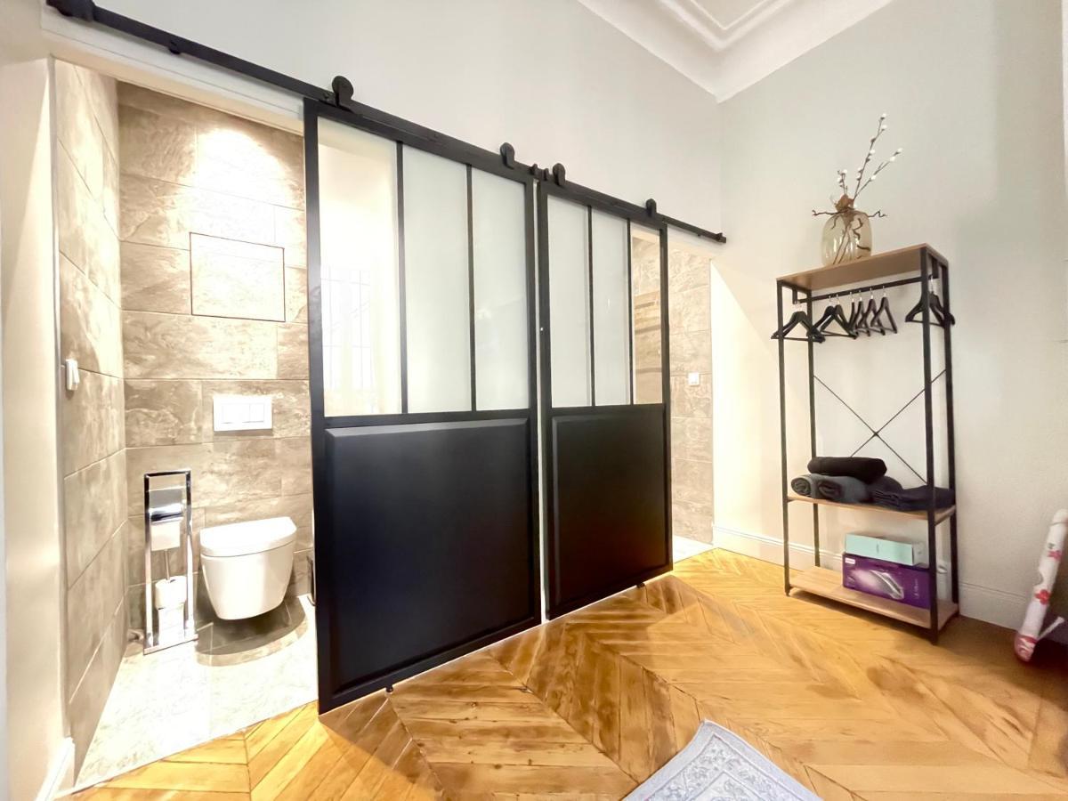 Apartment Cozy Studio Champs Elysee Arc De Triomphe 2