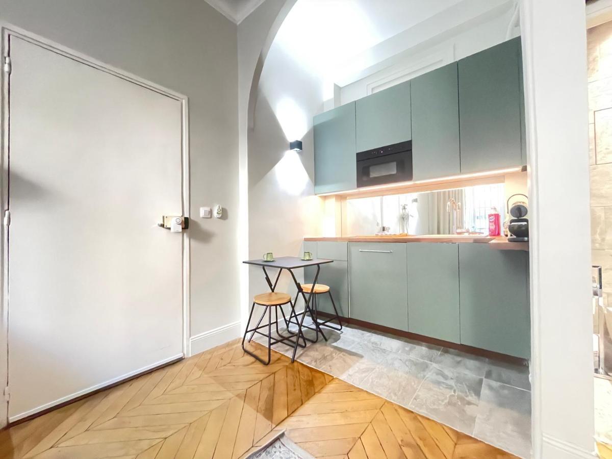 Cozy Studio Champs Elysee Arc De Triomphe 2 Apartment Paris
