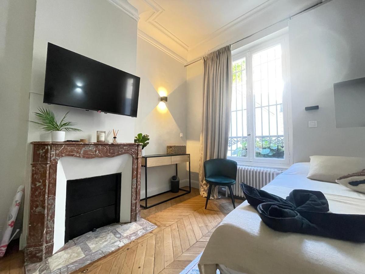 Apartment Cozy Studio Champs Elysee Arc De Triomphe 2 Paris