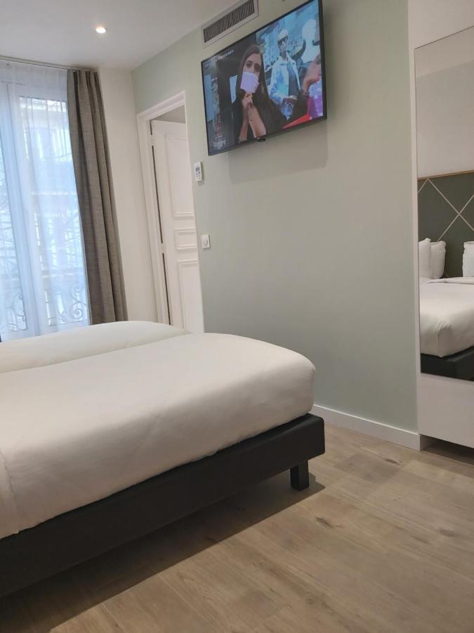 Hotel B Square 3*