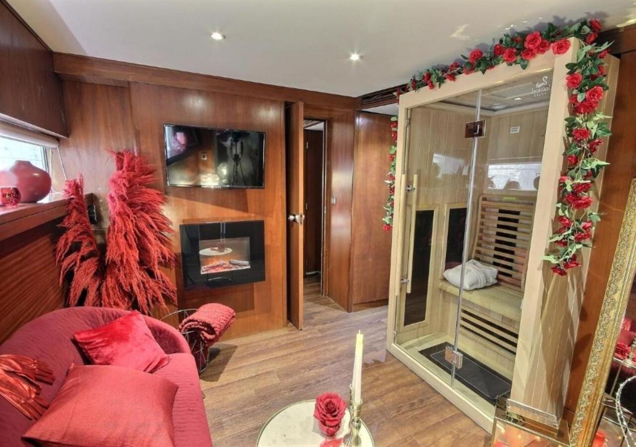 Vip Yacht Hotel