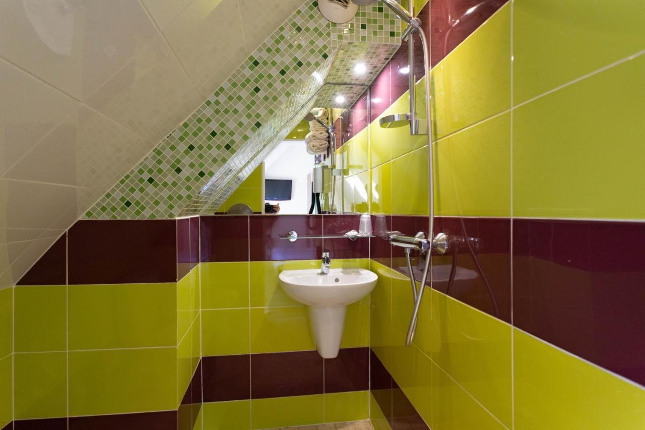 Mimosa Hotel *