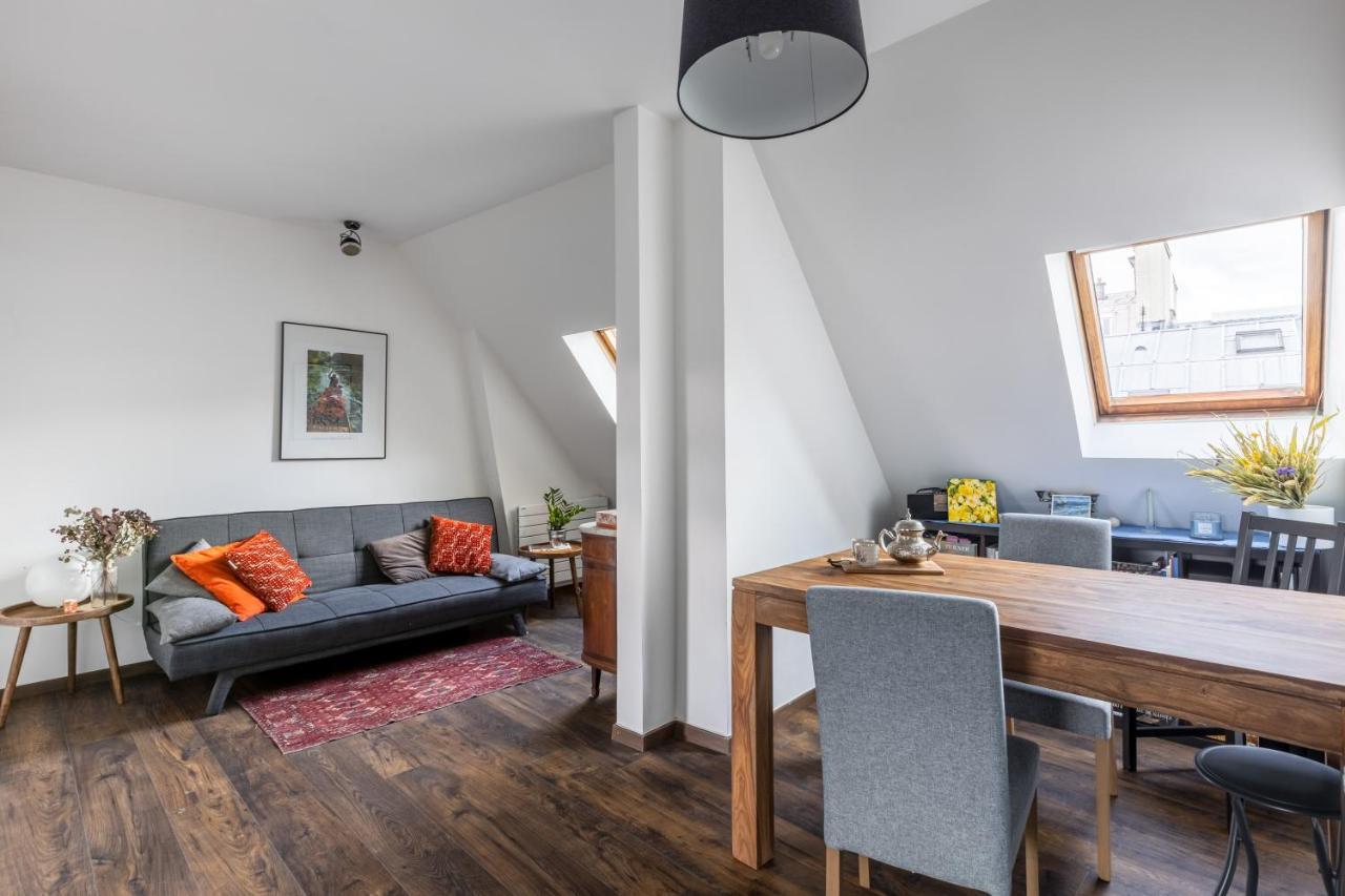 Apartment Veeve - Footsteps From The Arc De Triomphe *
