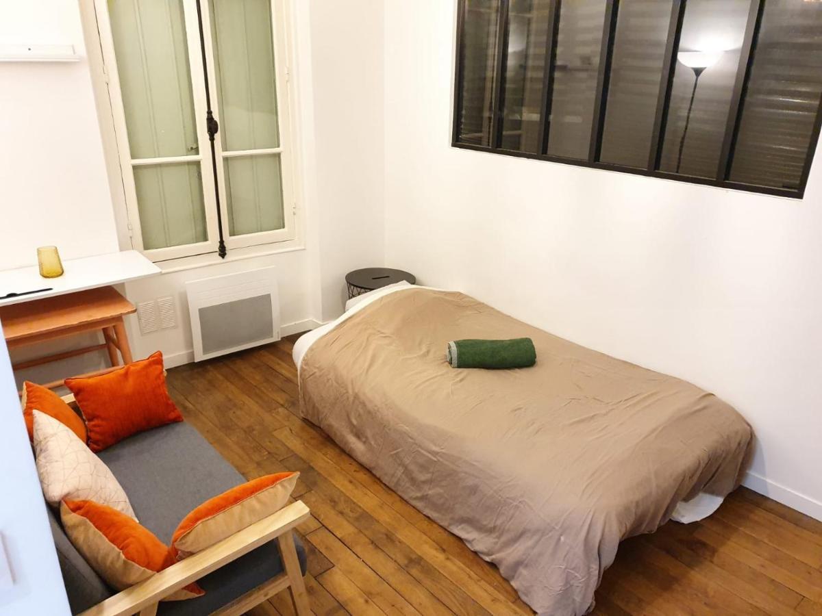 Apartment Sweet Marc Seguin *