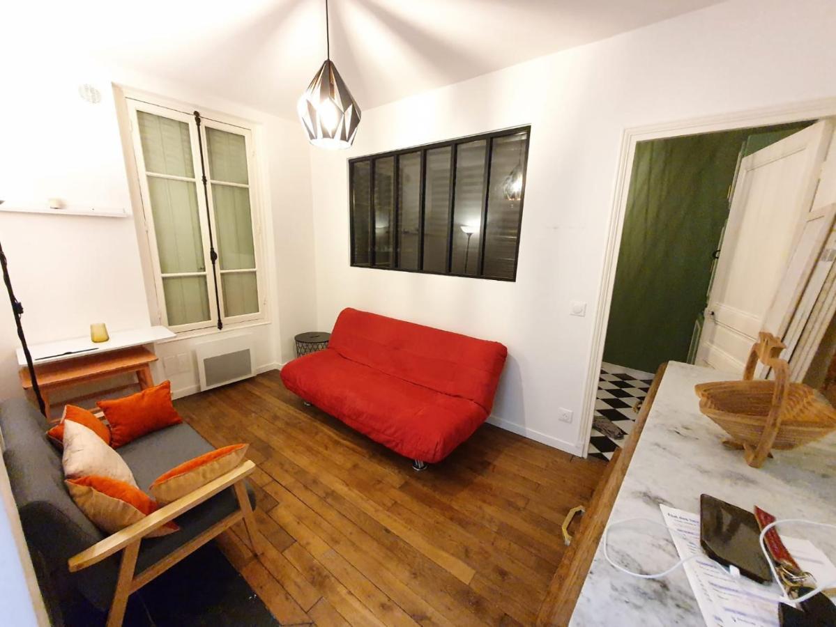 Apartment Sweet Marc Seguin