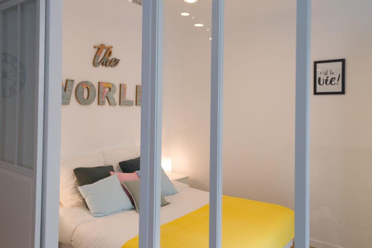 2 Bedrooms In 8th Apartment Paris