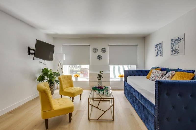 Modern French Country Studio Charm In The Canal Saint Martin 10th District Apartment *