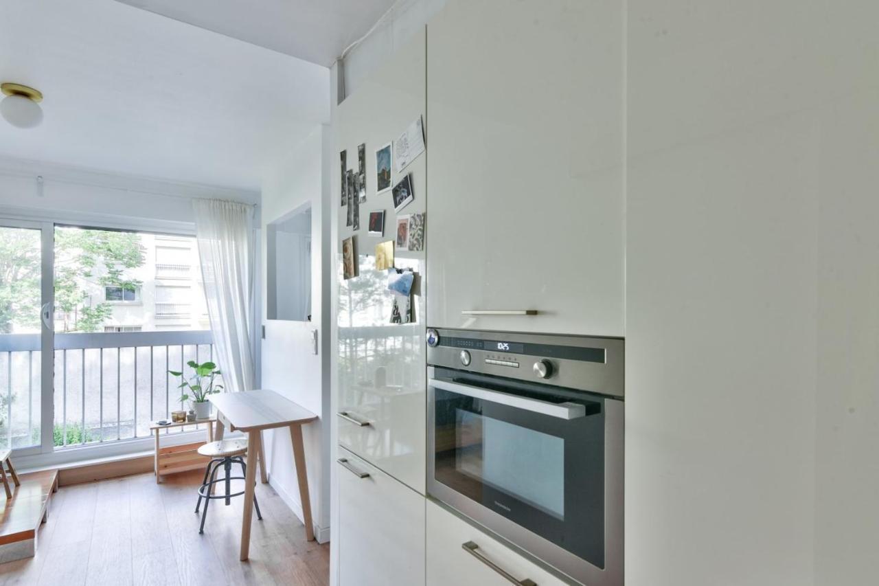 Very Studio Near Belleville Apartment *