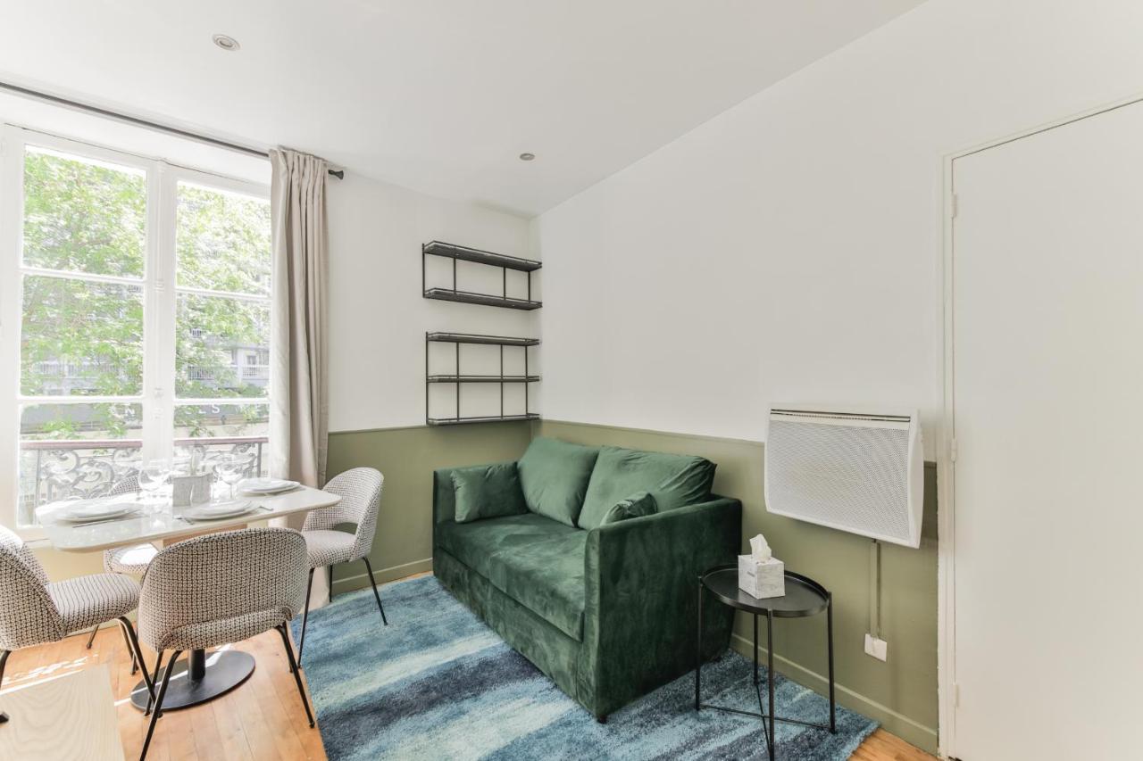 Independant Flat: Canal St Martin&trains Stations! Apartment Paris