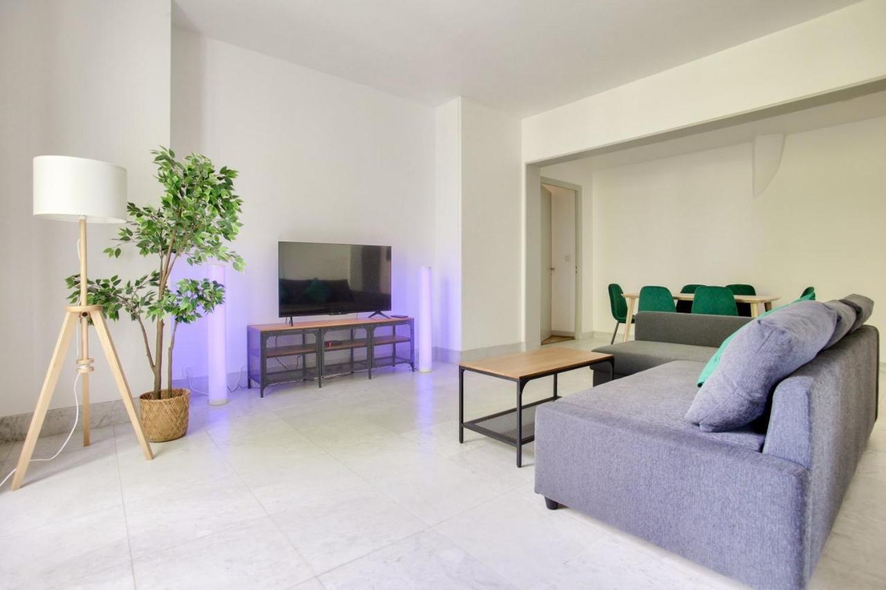 Luxurious 2 Bedrooms Tour Eiffel Rapp Free Netflix *