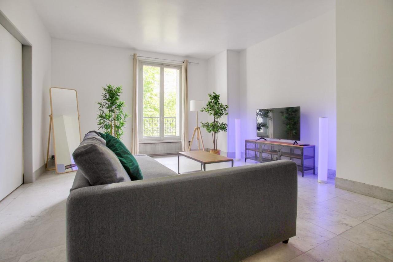 Apartment Luxurious 2 Bedrooms Tour Eiffel Rapp Free Netflix