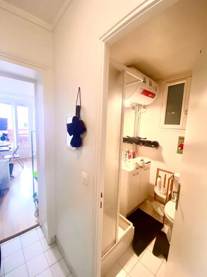 Paris 11 / Calme Et Tres Lumineux. The Cosy Flat.