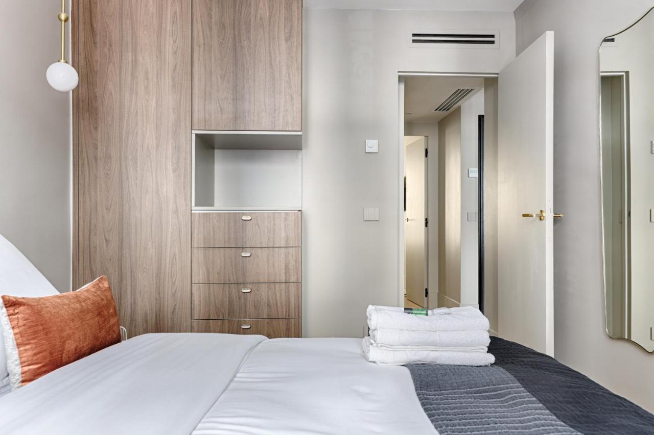 Unique Luxury Parisian Flat 2br/6p -champs Elysées *
