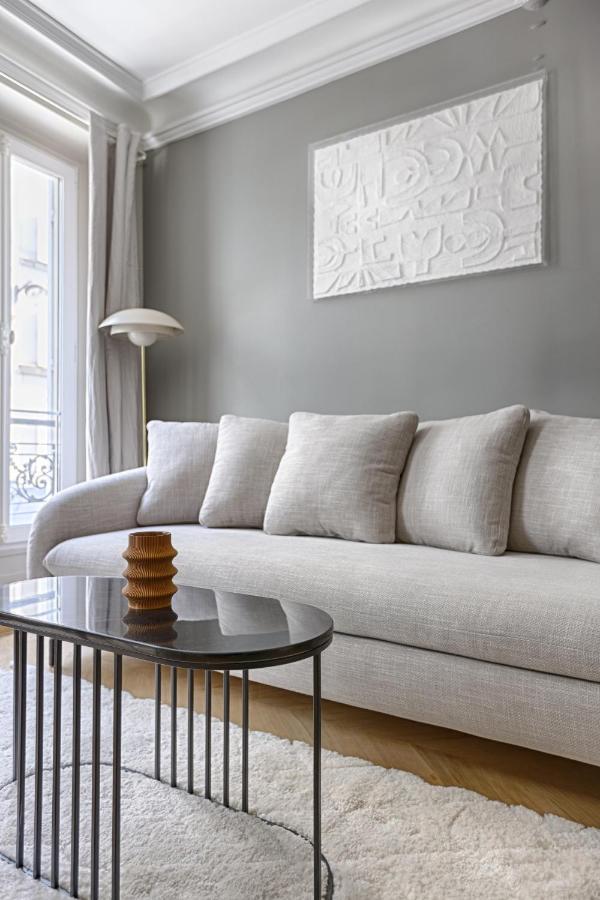 Unique Luxury Parisian Flat 2br/6p -champs Elysées * Paris