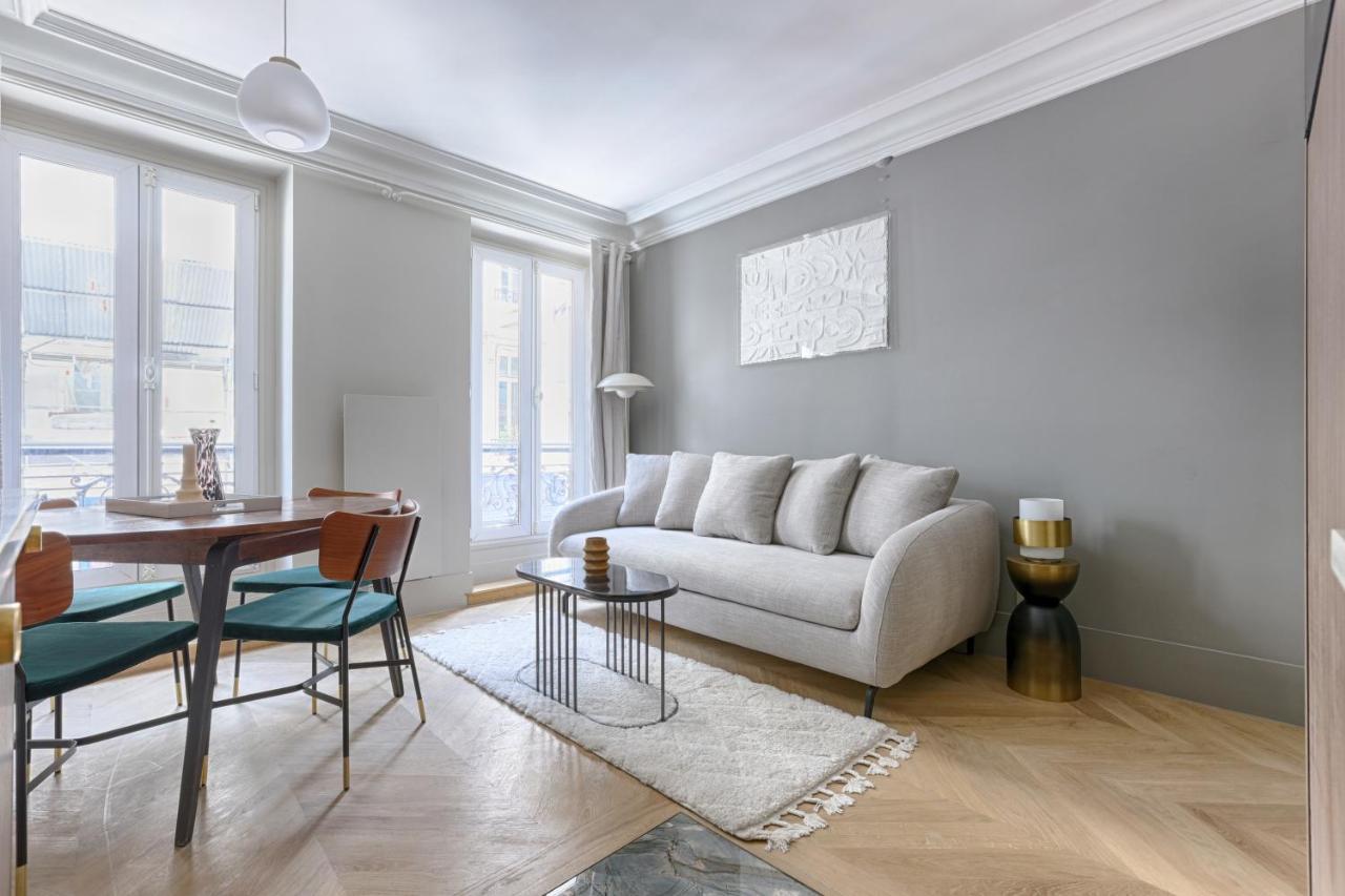Unique Luxury Parisian Flat 2br/6p -champs Elysees *